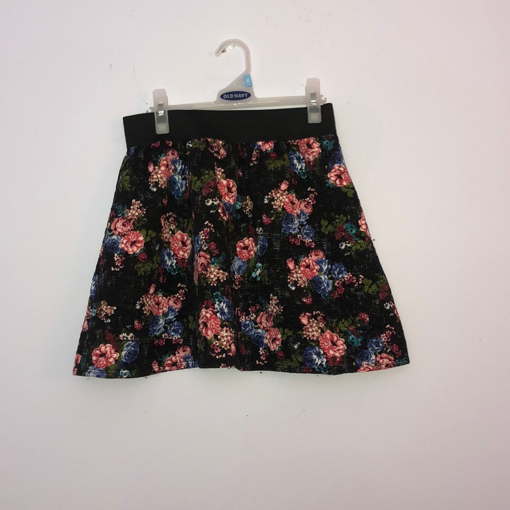 stretchy mini skirt